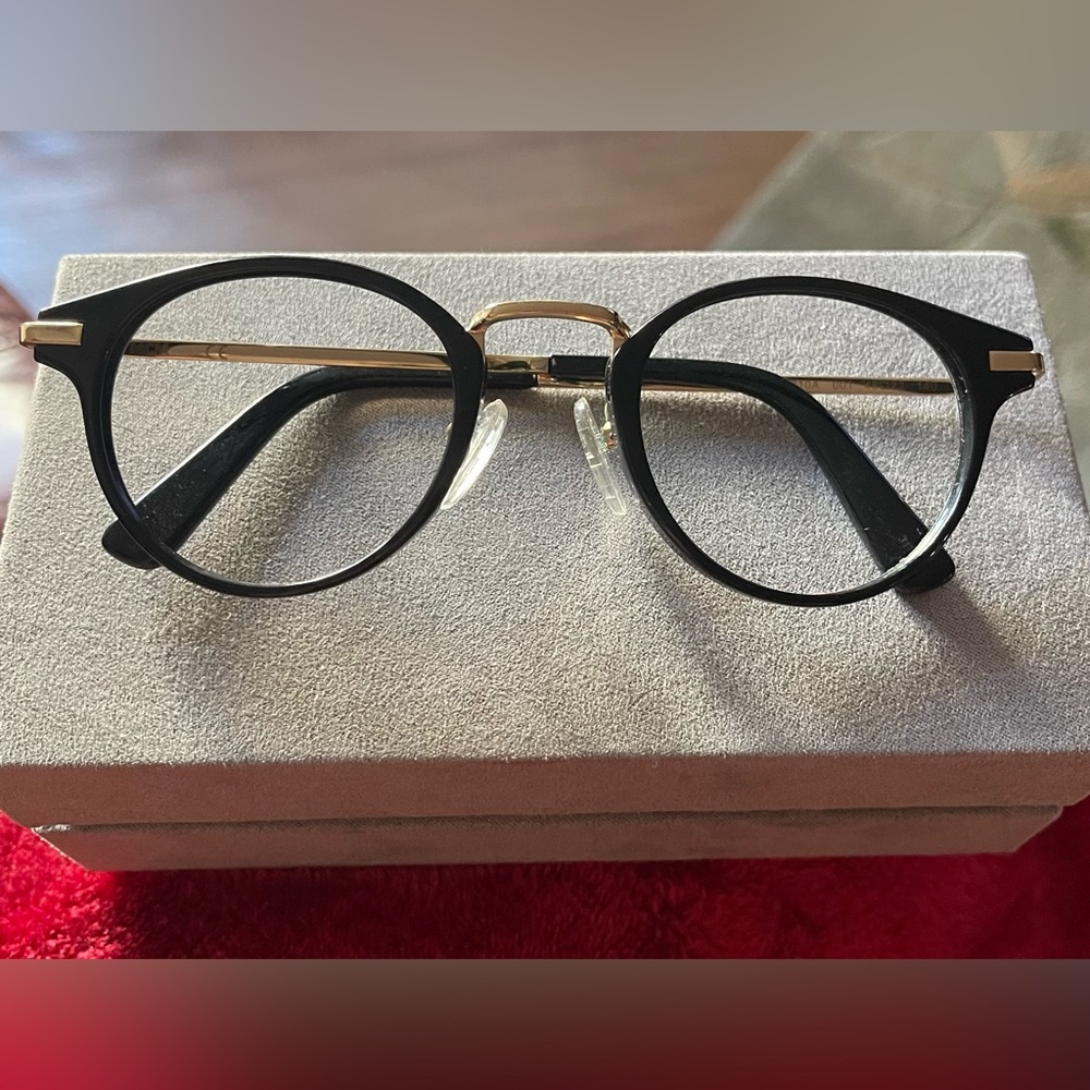 MCM 2610 prescription glasses. Case not included. Script lens removed. - Picture 10 of 12